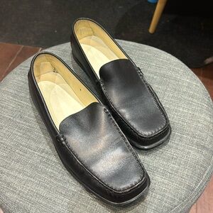 TODS black leather squared toe gommito stud leather soles loafers size 8